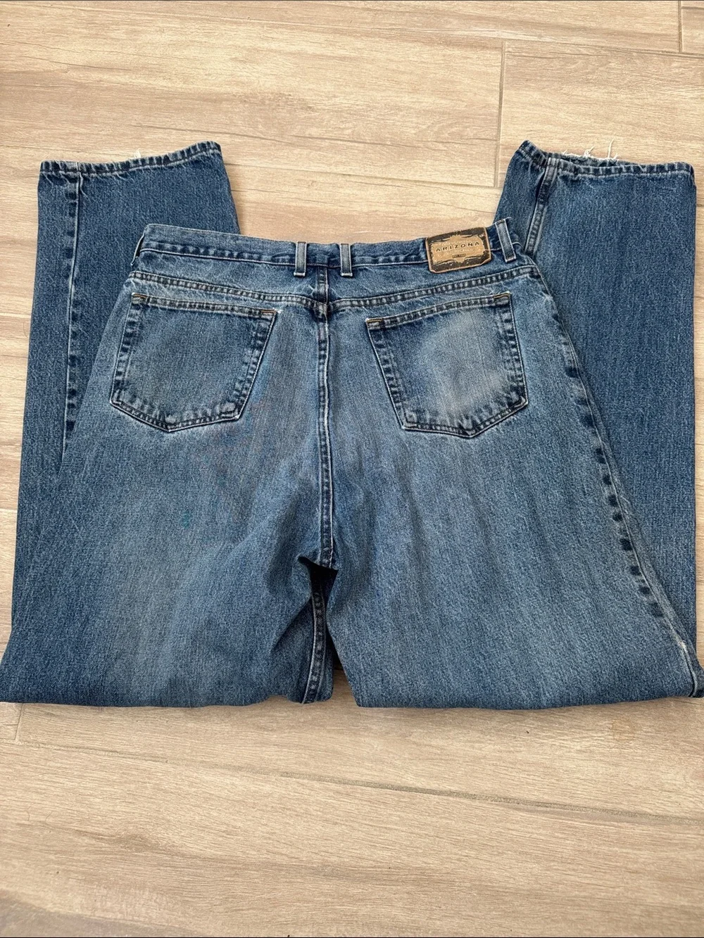 Arizona Jean Company Brown Tag Men's Tall Loose Fit Mid Wash Denim Jeans